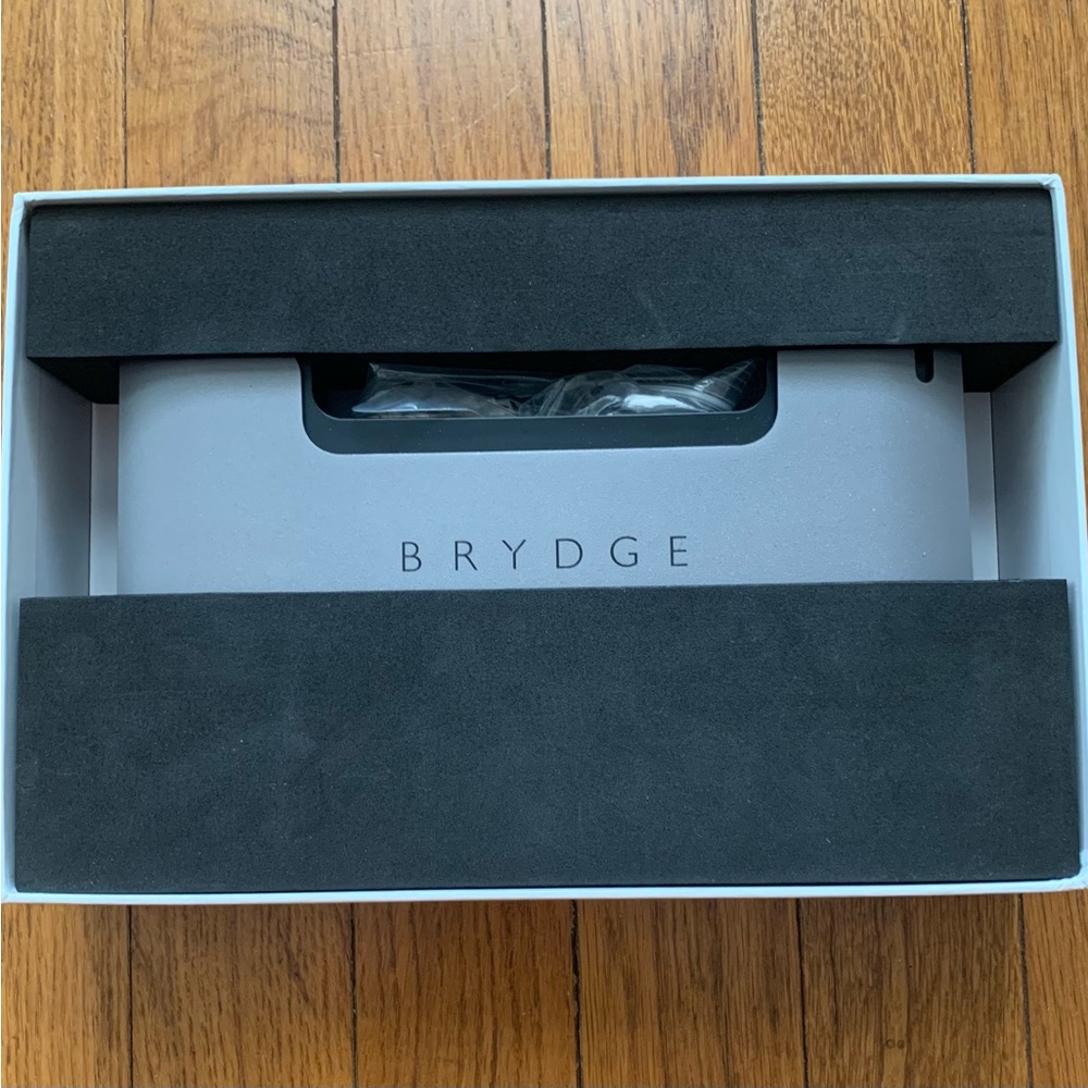 Brydge Vertical Dock Stand - Picture 3 of 9